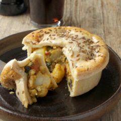 Tom&#039;s Pies Vegan Spiced Cauliflower, Spinach &amp; Lentil Pie 