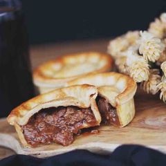 Tom&#039;s Pies Steak &amp; Exeter Ale Pie 