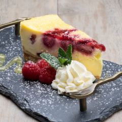 Eatons Baked Lemon &amp; Raspberry Cheesecake 