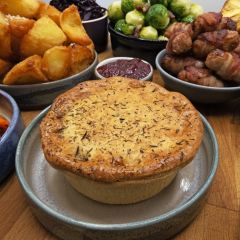 Little &amp; Cull Turkey &amp; Smoked Ham Hock Pie 